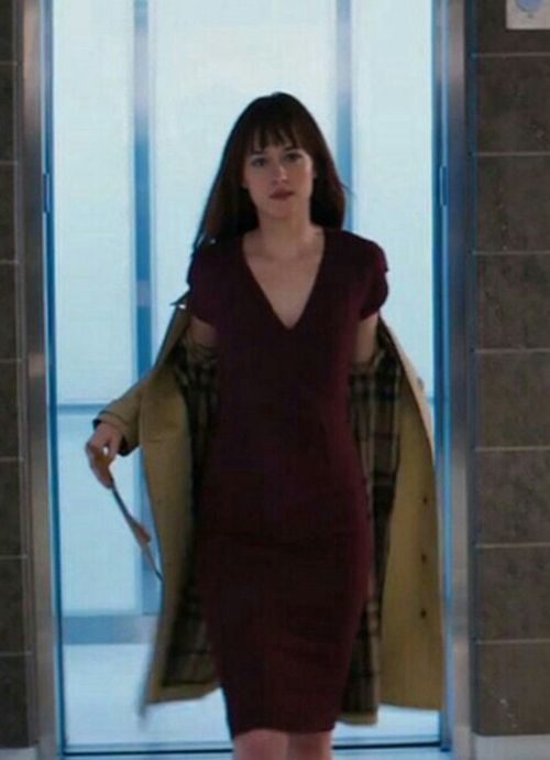 Dakota Johnson Clothes and Outfits, Page 18