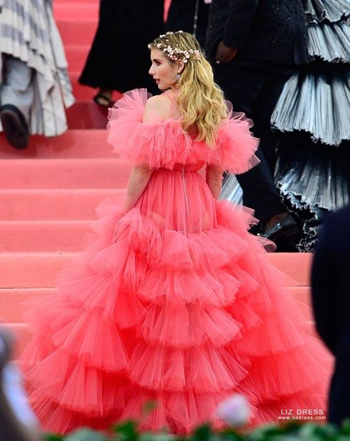 Tulle dress red carpet best sale