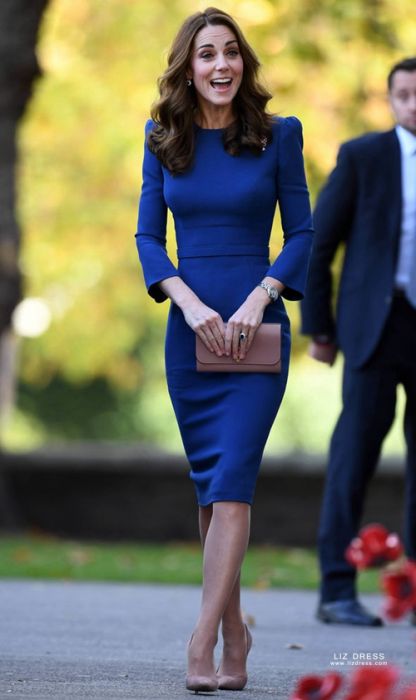 Oscar de la Renta 3/4 Sleeve Split Neck Dress in Baby Blue