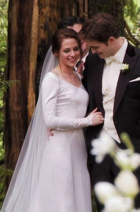 bella’s wedding dress