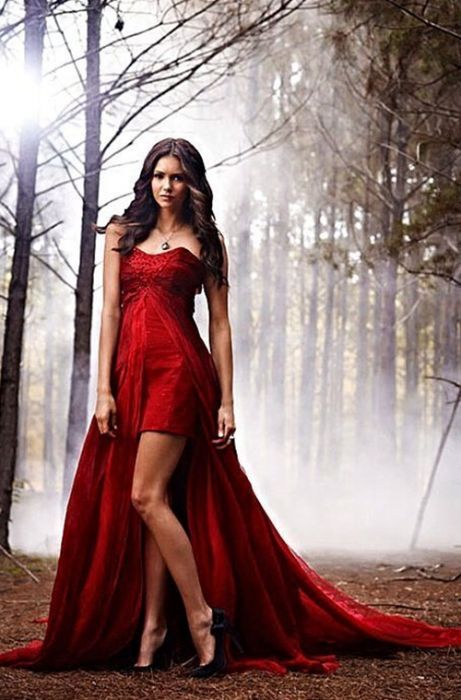 Elena Gilbert, Wiki Vampire Diaries