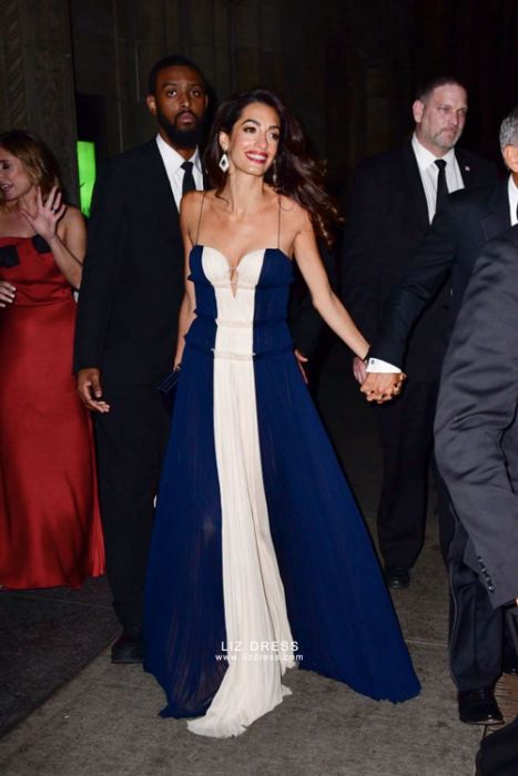 Gown for united online nation
