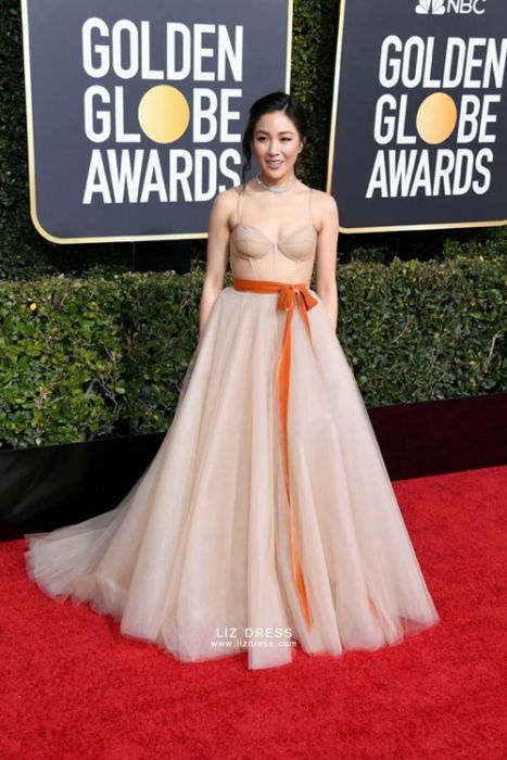 constance wu golden globes dress